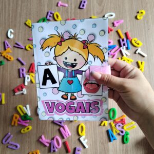 Livro vogais 3D