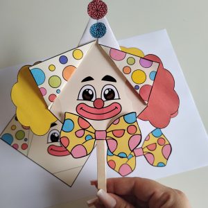 Atividade dobradura do palhacinho